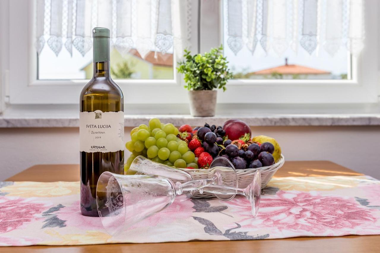 Guest House Antonella Малинська Екстер'єр фото