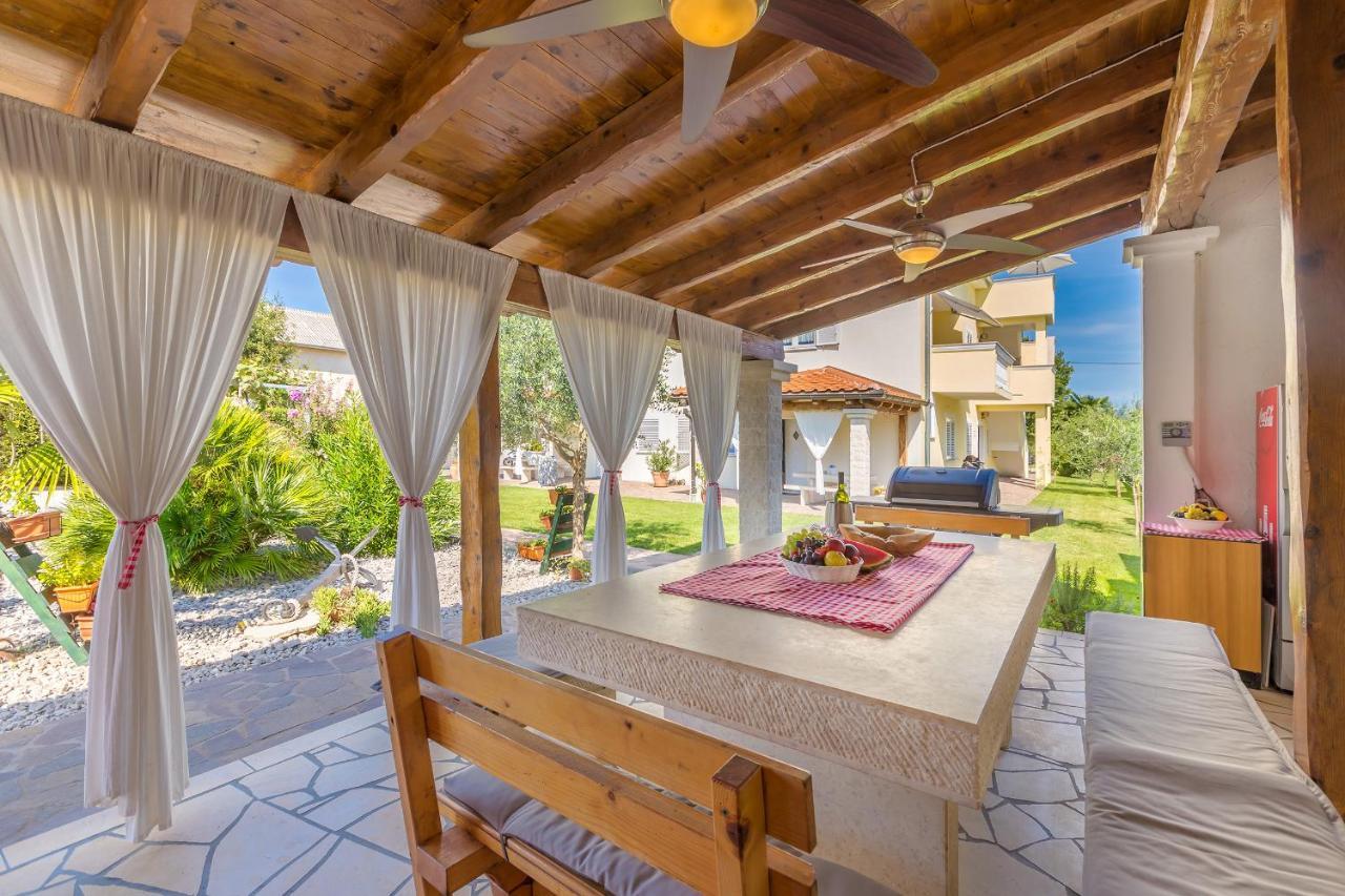 Guest House Antonella Малинська Екстер'єр фото