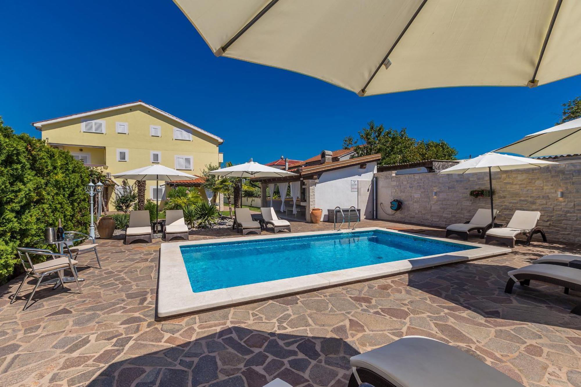Guest House Antonella Малинська Екстер'єр фото