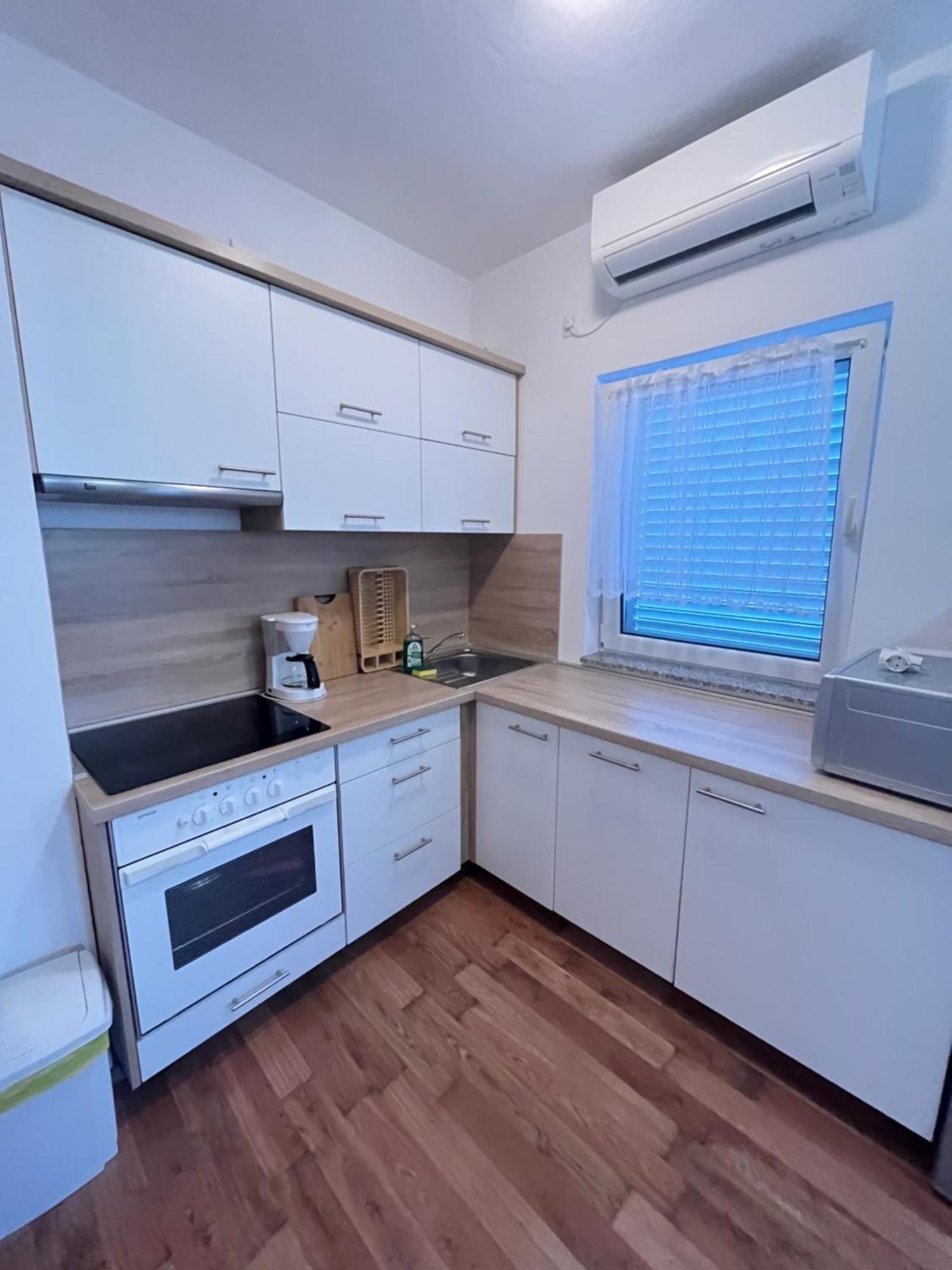 Guest House Antonella Малинська Екстер'єр фото