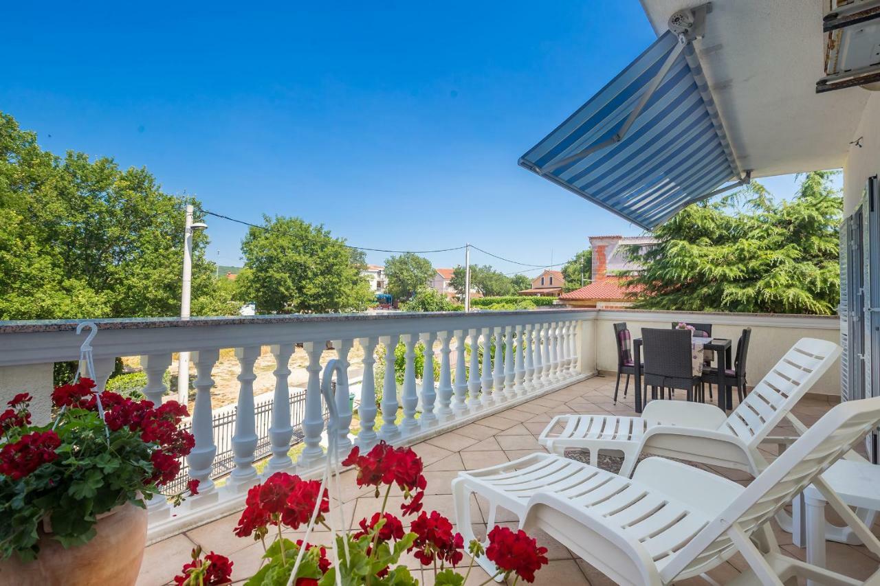 Guest House Antonella Малинська Екстер'єр фото